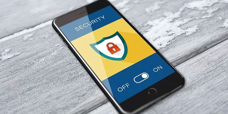 WHY YOU SHOULD NEVER COMPROMISE ON SMARTPHONE SECURITY